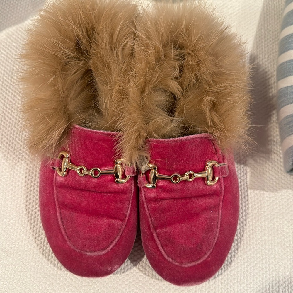 Pink velvet furry girls loafers